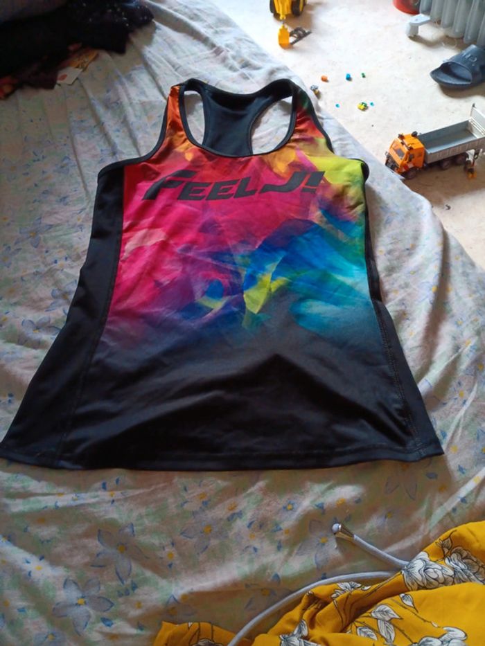 Débardeur de sport t. S feel j