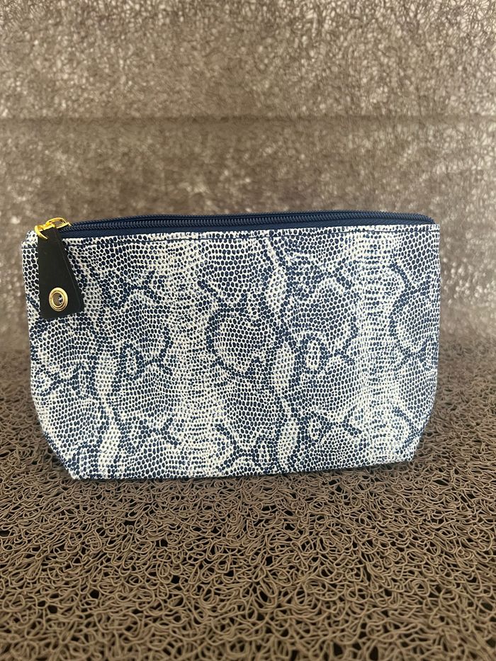 Trousse à maquillage Estée Lauder bleue - photo numéro 9