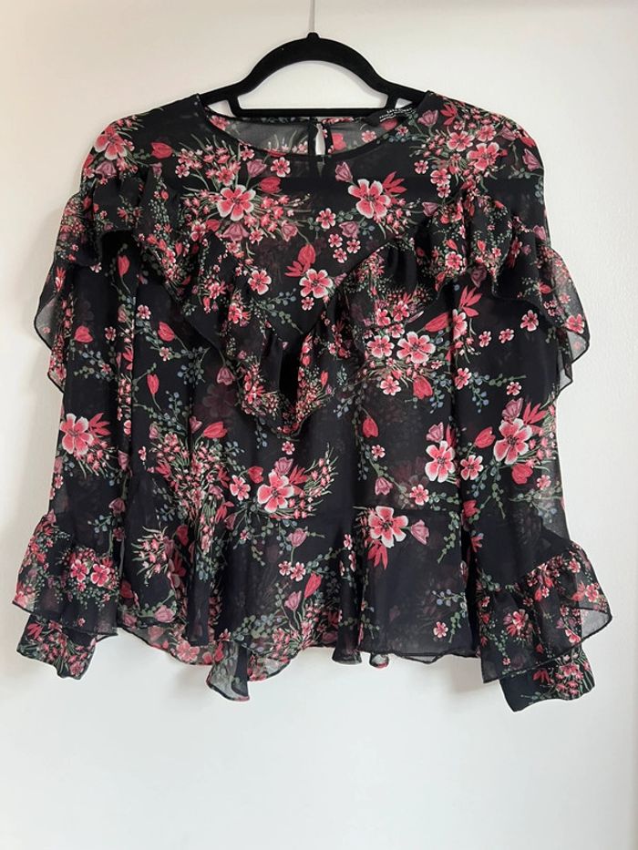Blouse Zara noire à fleurs et volants taille S - photo numéro 4