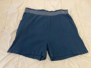 Short bleu