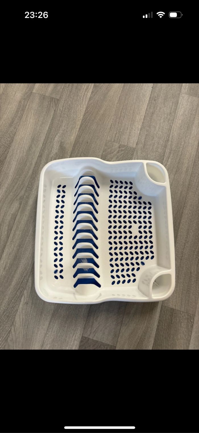 Égouttoir pour vaisselle en plastique