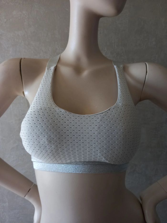brassière grise avec élastique bretelle et sous poitrine argenté pailleté taille S