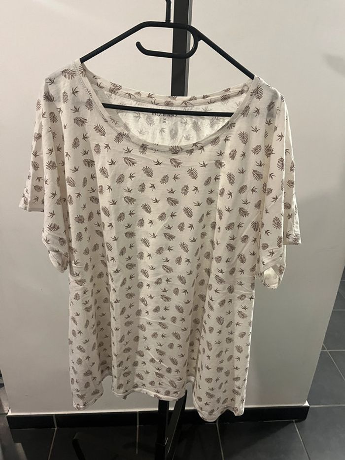 Tee-shirt feuille Taille 3XL.