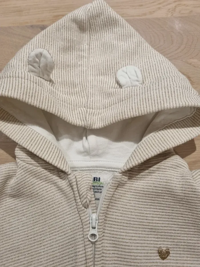 Gilet zippé 18M très peu porté - photo numéro 2