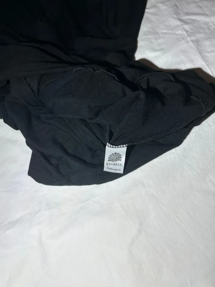 Robe noire genesis - photo numéro 10