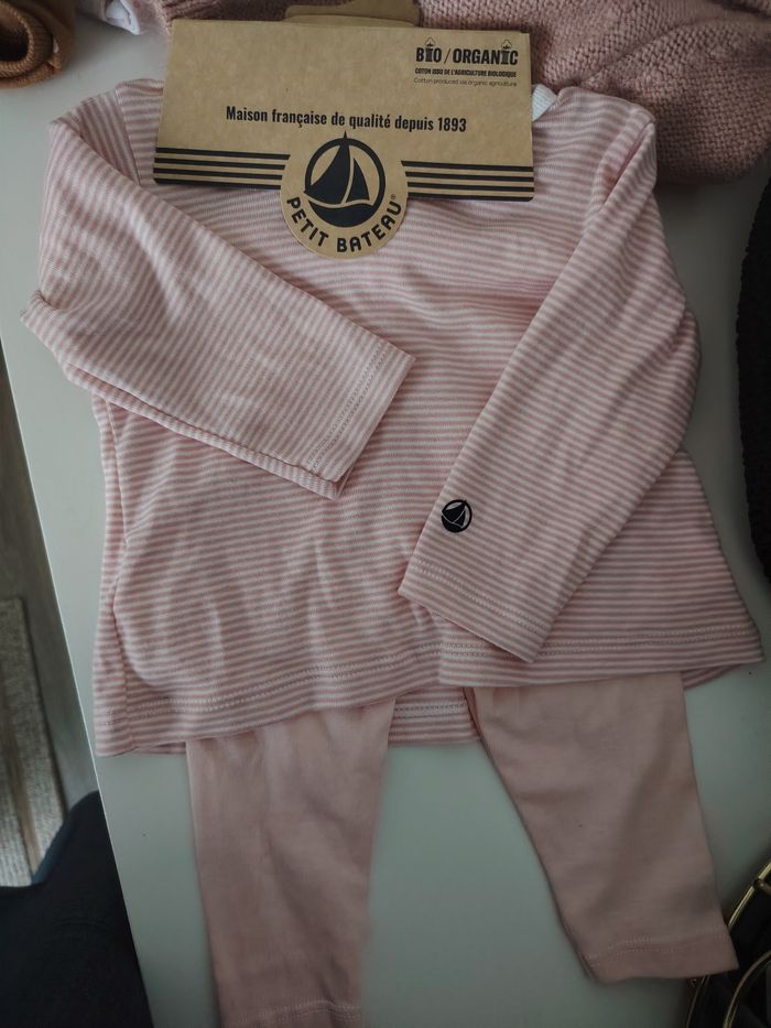 Lot vêtements bébé 6 mois - photo numéro 3