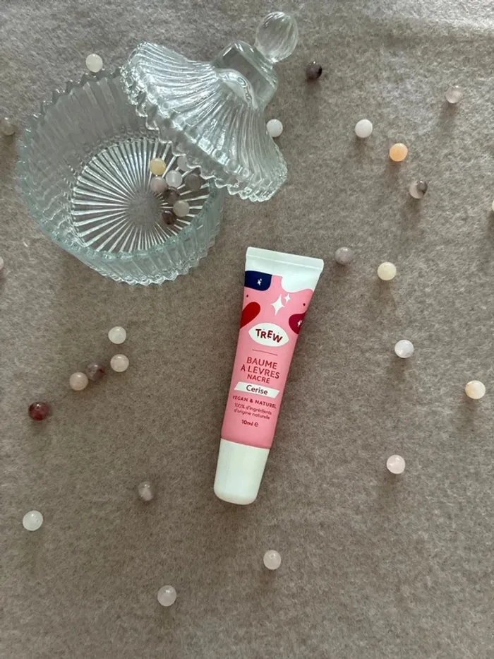 Baume à lèvres nacré cerise de Trew