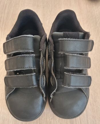 Basket taille 28 TBE