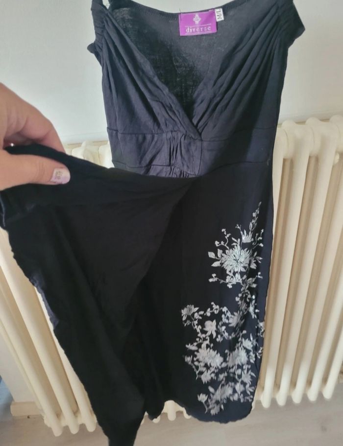 Robe noire diverse - photo numéro 5