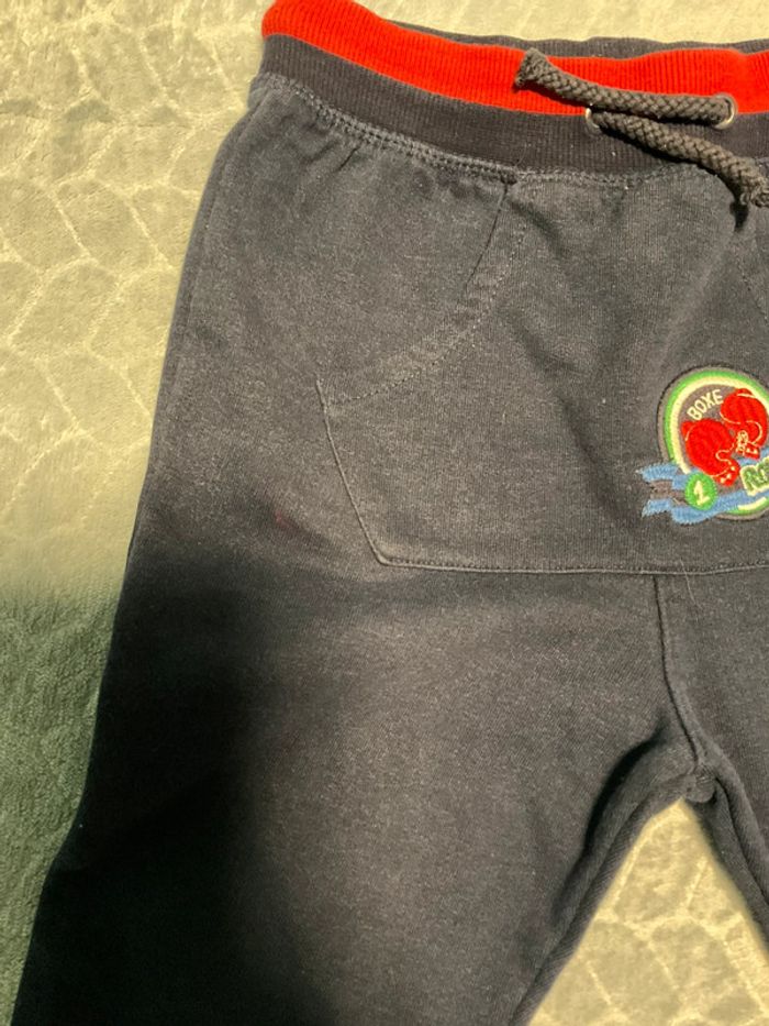 Jogging 6 ans du pareil au même - photo numéro 2