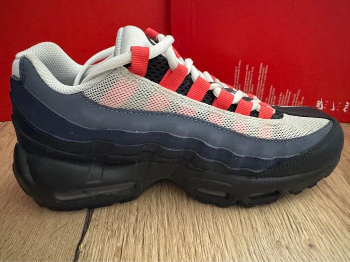 Baskets Nike air Max 95 pointure 39 comme neuves - photo numéro 9