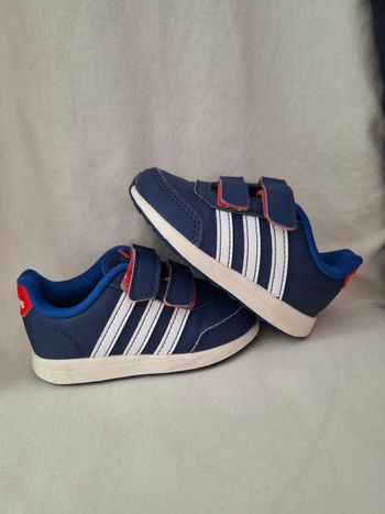 Basket adidas taille 21