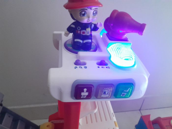 Super camion caserne de pompiers - photo numéro 6