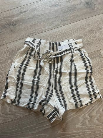Short à rayures