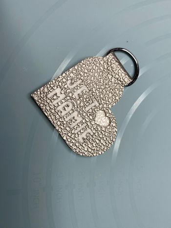 Porte clé coeur simili cuir fête des grands mères