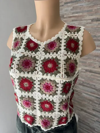 Haut en crochet crème kaki bordeaux