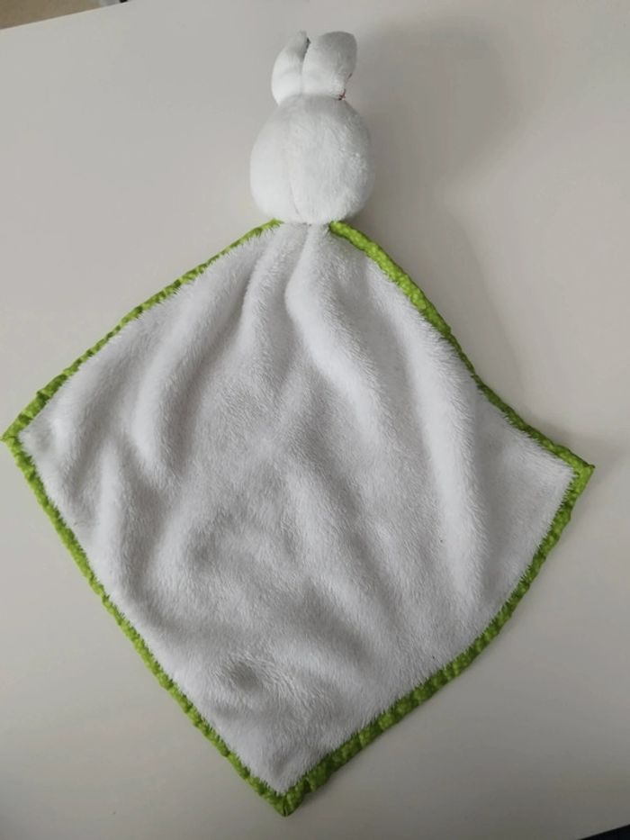 Doudou lapin blanc grelot Action - photo numéro 3