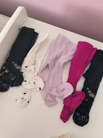 Lot 5 paires de collants hiver. 15/17