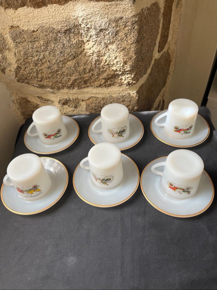 Magnifique lot de 6 tasses et 6 sous tasses à cafe Arcopal Vintage - photo numéro 2