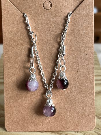 Collier et boucles d’oreilles perle bordeaux
