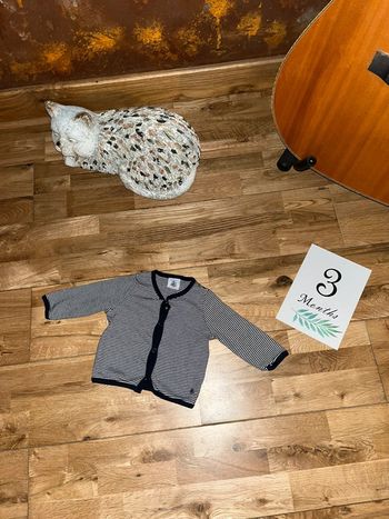 Joli gilet ligné petite bateau très bon état 3mois/60cm