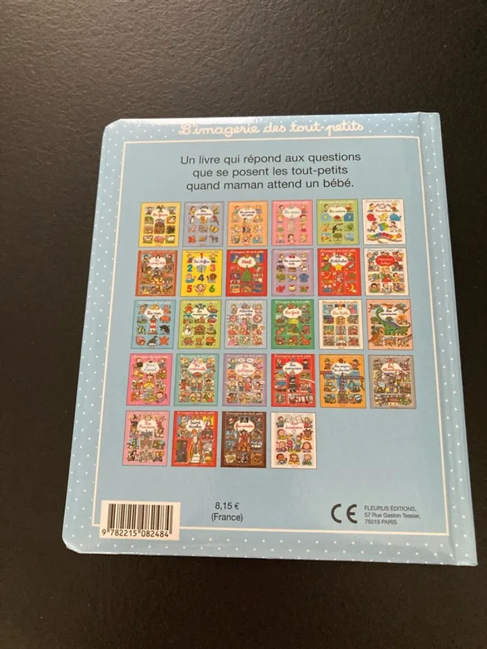 Livre l’imagerie des tout petits Attendre un bébé - photo numéro 2