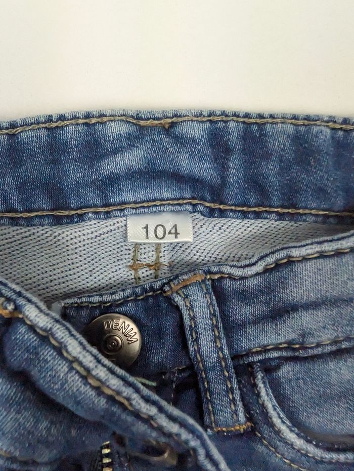 Jean bleu délavé - 104 (4 ans) - photo numéro 4