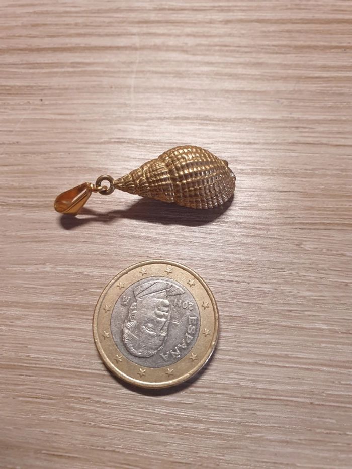 Magnifique pendentif plaqué or ancien côté plorgal