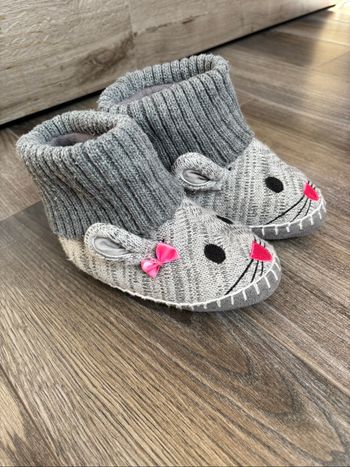 Chaussons taille 28