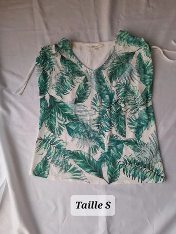 Tres beau tee shirt manches courtes Taille S