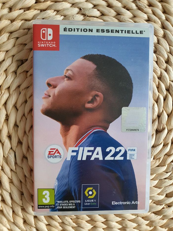 Jeu fifa 22 switch en très bon état