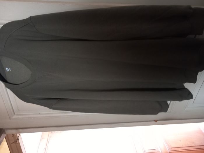 KIABI SWEETSHIRT TAILLE 7 KAKI - photo numéro 2