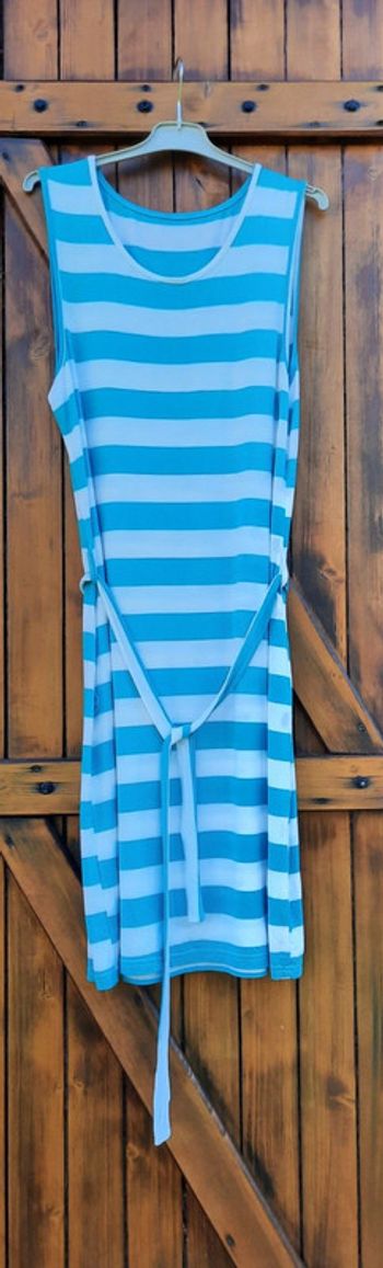 Robe de plage rayée bleu turquoise et blanc
