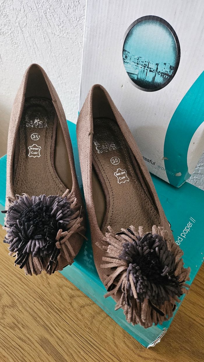 Belles chaussures neuves talons compensés pointure 35 - photo numéro 2