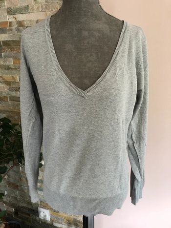 Pull gris cache Cache 38