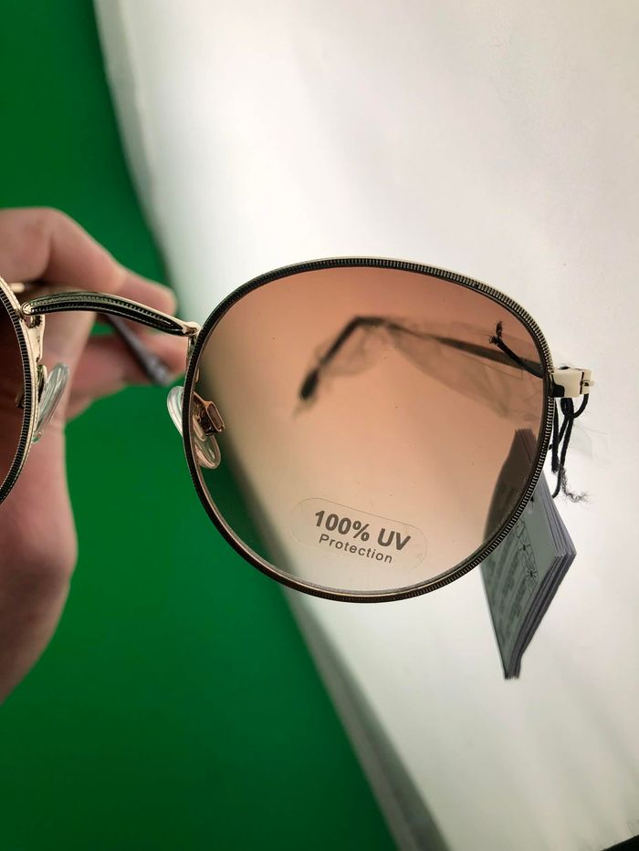 Lunette de soleil - photo numéro 2