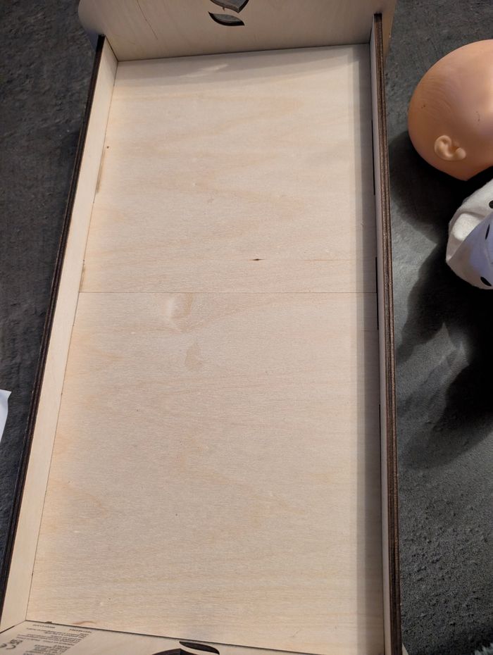 Lit en bois corolle et bébé en plastique - photo numéro 6