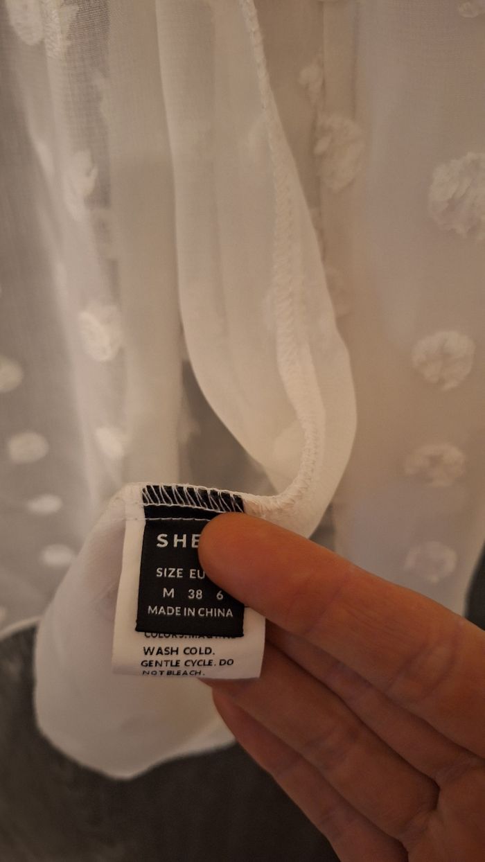 Gilet léger ouvert avec impression relief rond - photo numéro 5