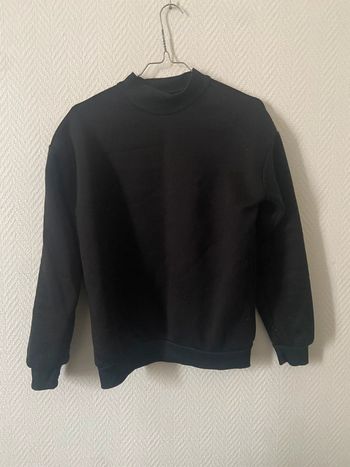 Pull noir