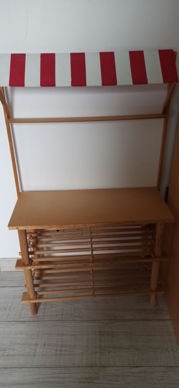 Marchande en bois