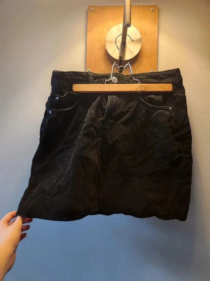 Jupe Bershka velours côtelé noir - photo numéro 2