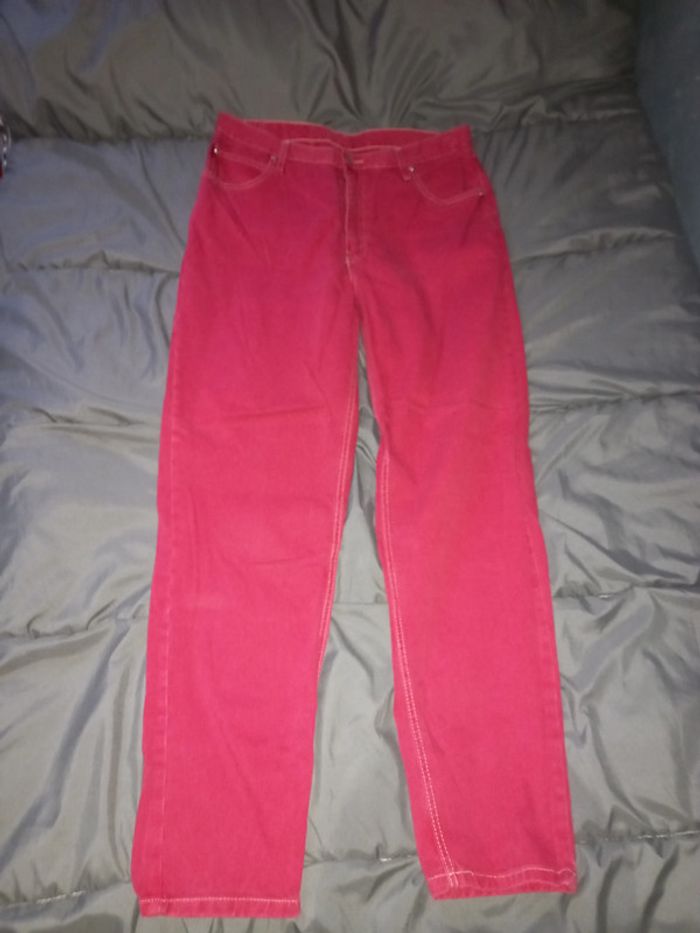 Jean rouge taille petit