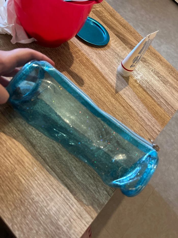 Trousse bleu à paillettes