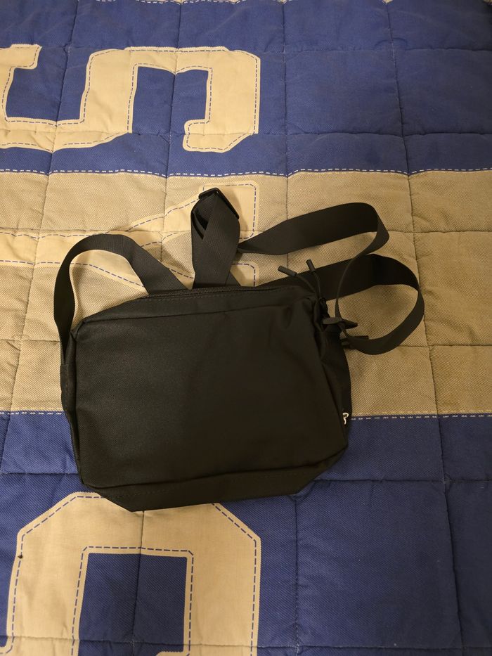 Sac à bandoulière Lacoste - photo numéro 4