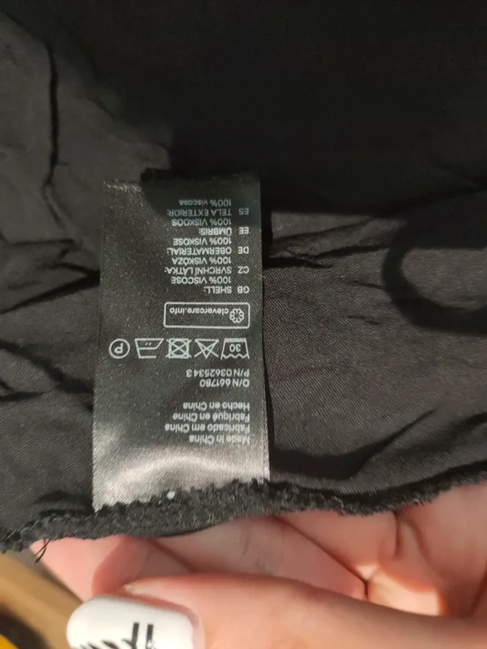 Jolie robe noire dos nu, état neuf - photo numéro 3