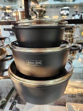 Serie 3 marmites en pierre utilisable au four induction 20 24 28cm