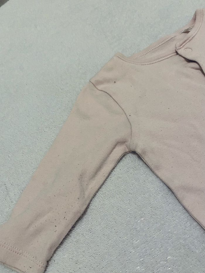 Pyjama rose ouverture avant – Bébé 6-9 mois – Doux et confortable - photo numéro 4