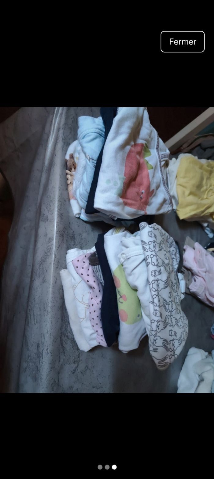 Vends vêtements 1 mois filles - photo numéro 7