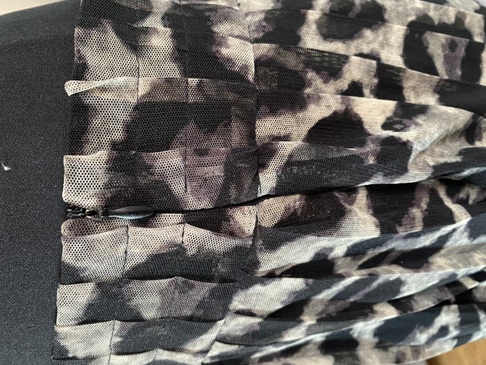 Jupe plissée léopard gris noir - photo numéro 4