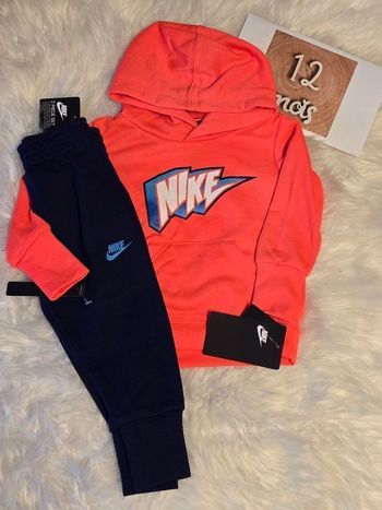 NEUF  (non portés )🏷💙🥰😍🤩 superbe jogging NIKE 12 MOIS  garçon 💙💙💙👌👌🤩🤩🤩